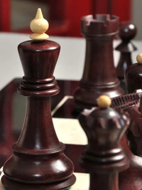 The Gilded Zagreb '59 Series Chess Set