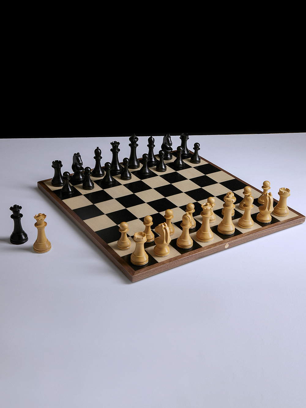 Home Edition Chess Set with Bauhaus Board - image 1