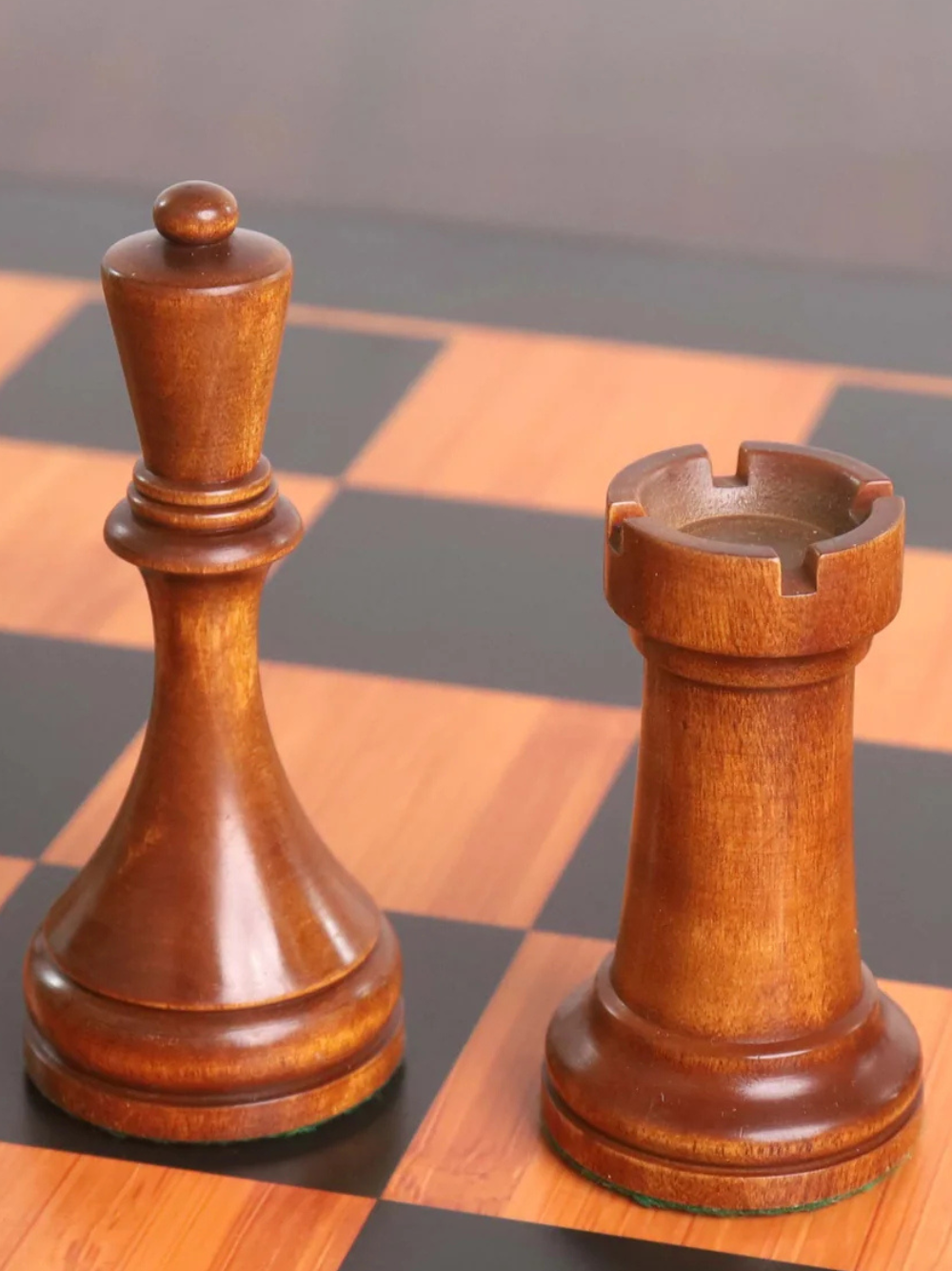 1935 Botvinnik Flohr-II Soviet Chess Pieces - Distress Antiqued Boxwood &amp; Ebonised Boxwood - 4.4" King