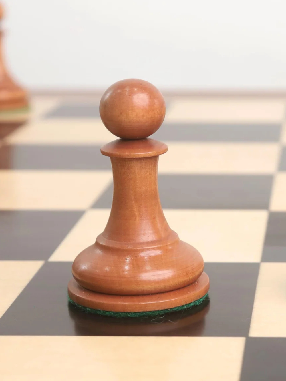 Jeu d'échecs Cooke type Staunton 1850 - Pièces en bois d'ébène et buis vieilli avec plateau et boîte