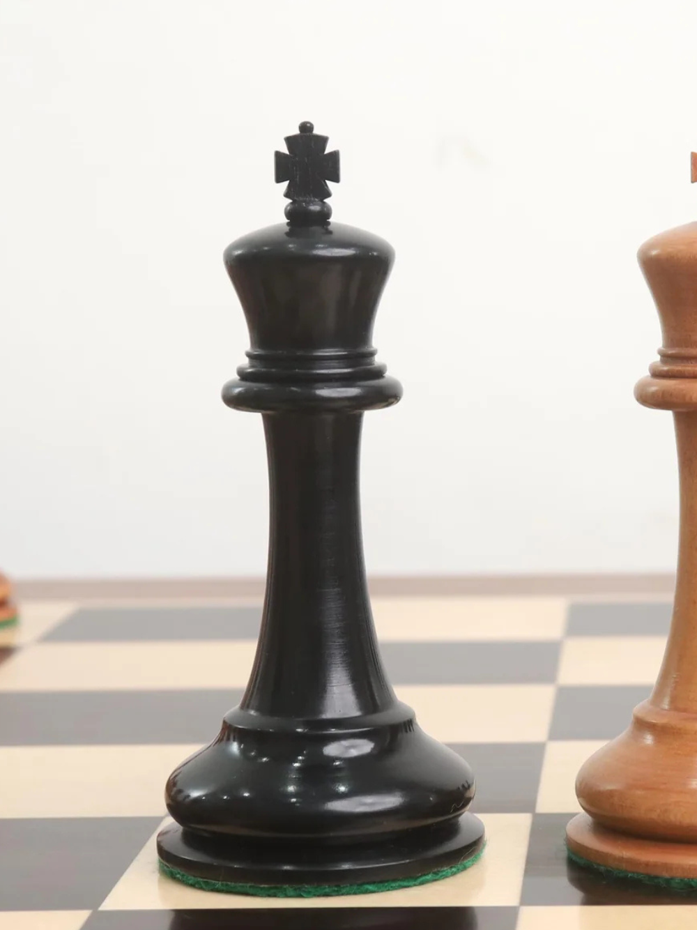 Jeu d'échecs Cooke type Staunton 1850 - Pièces en bois d'ébène et buis vieilli avec plateau et boîte