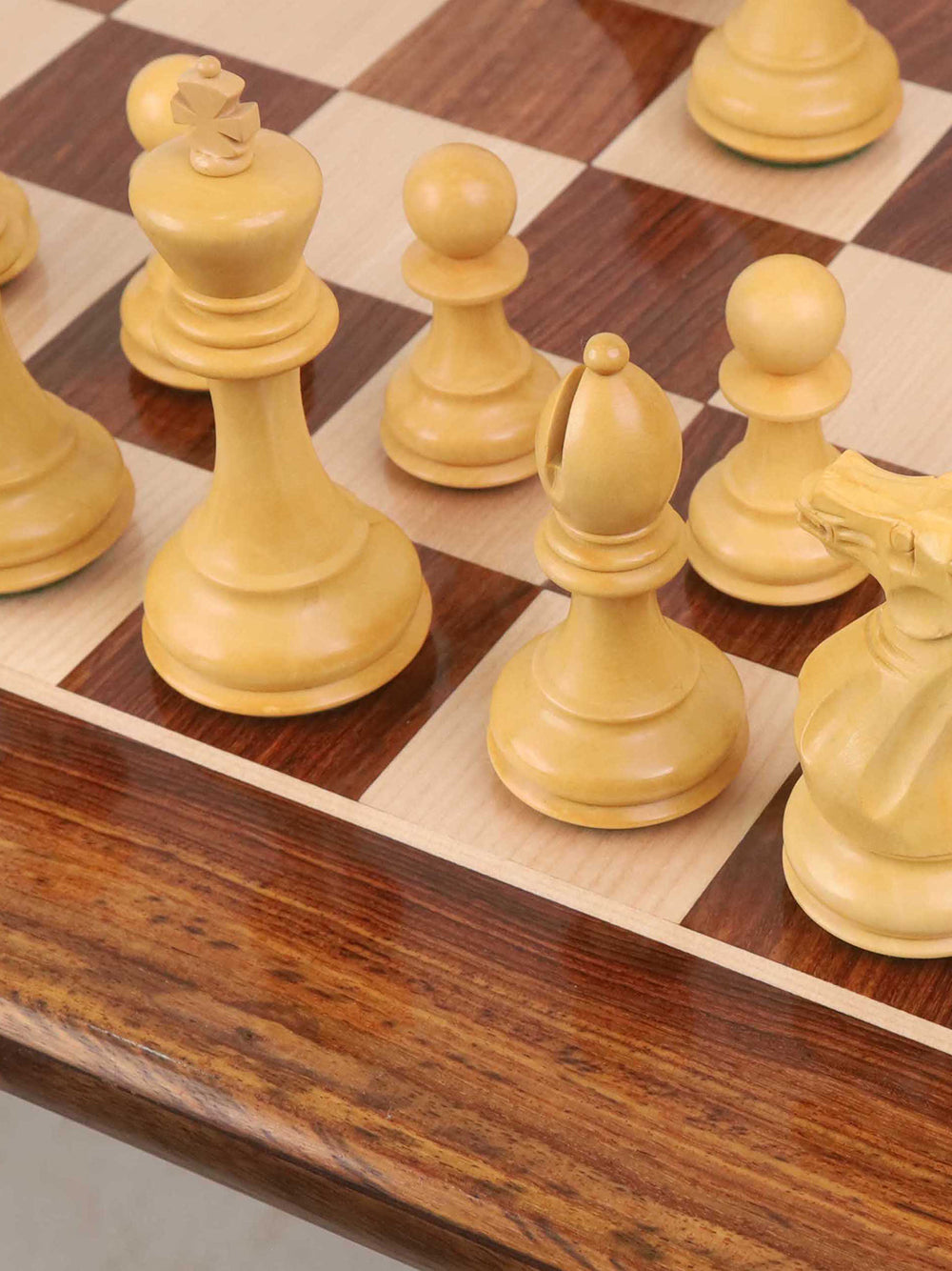 Pro Staunton Schachspiel-Kombination – Figuren und Tisch