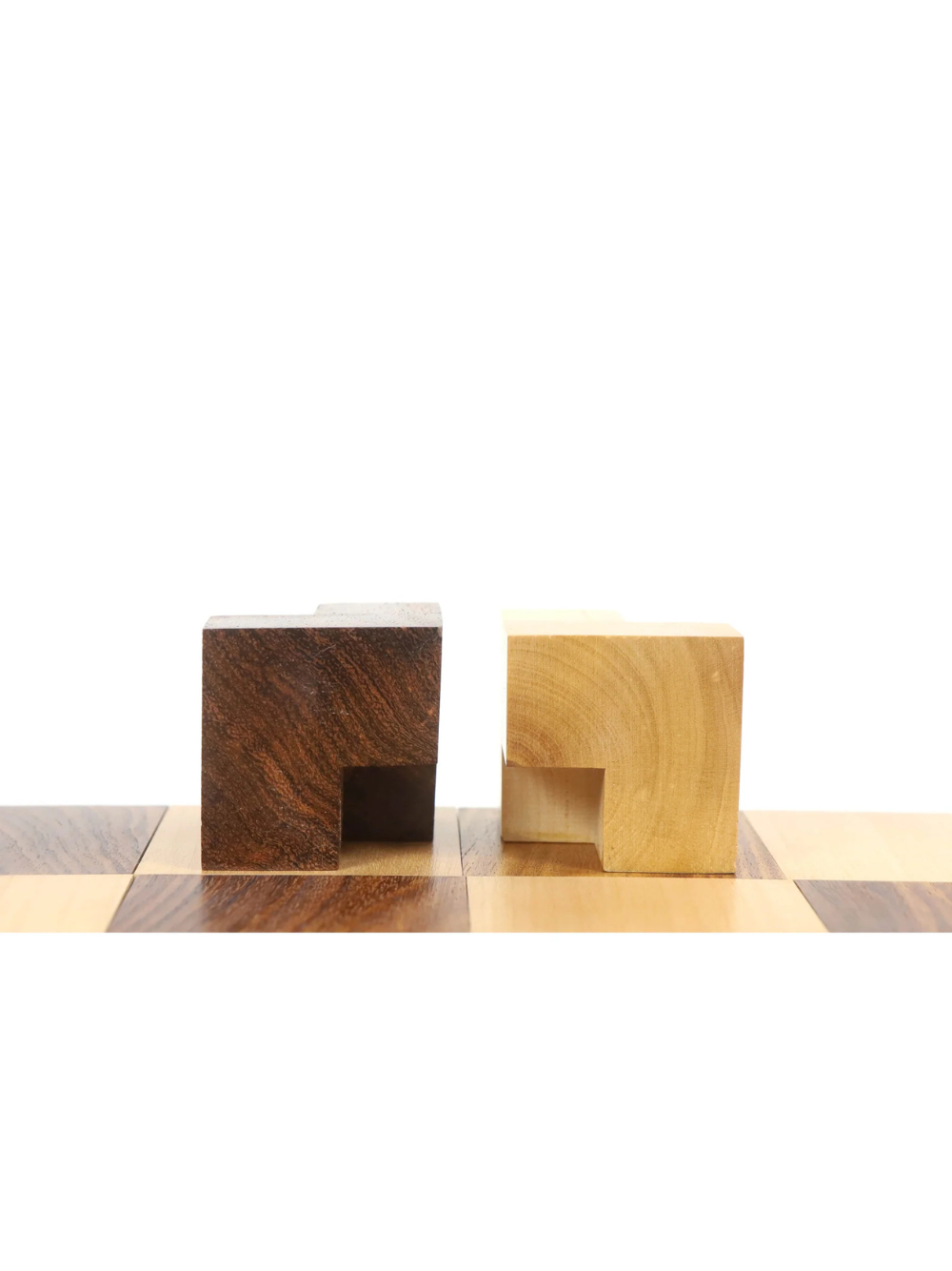 1923 Bauhaus Chess Set (Golden Rosewood version)