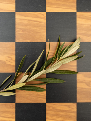 ‘Olivewood’ Chessboard with thin Olive frame