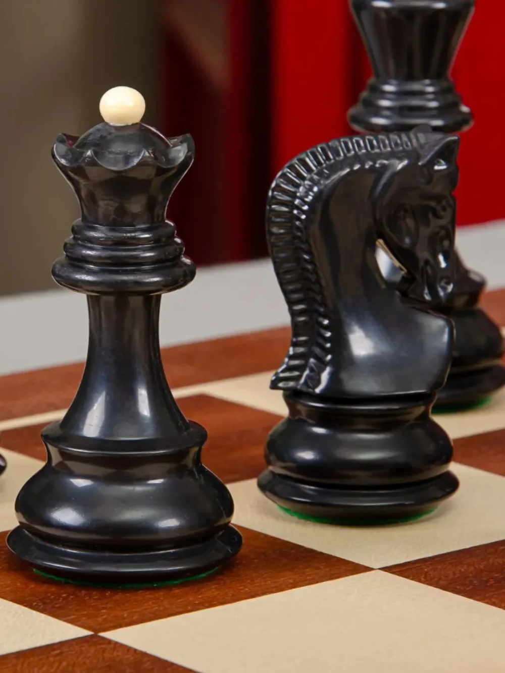 Set di pezzi scacchi in plastica della serie Zagreb - Re da 3,75"