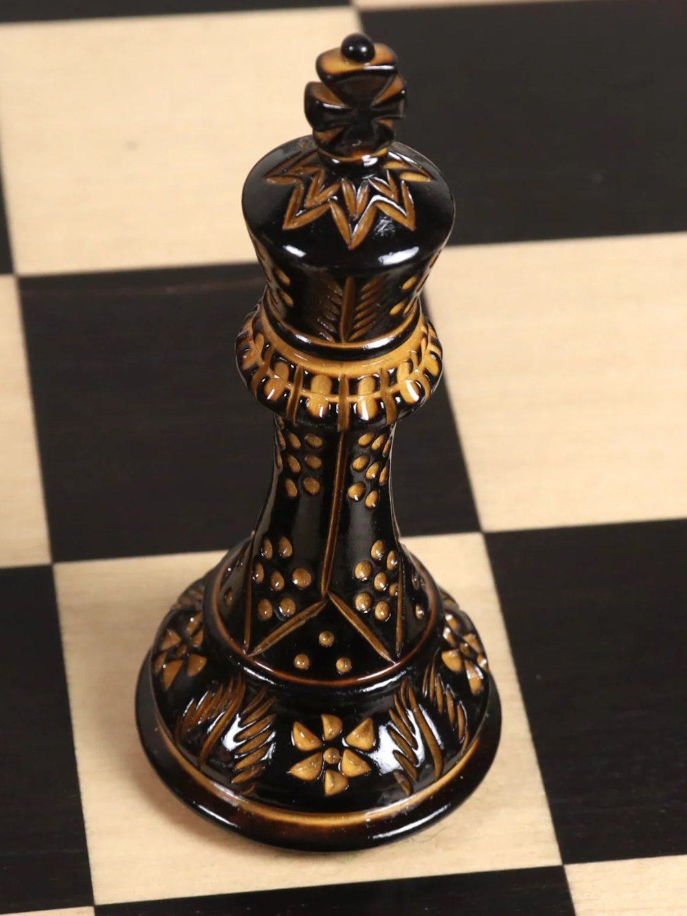 Jeu d'échecs professionnel Staunton 4" - Pièces en buis laqué brûlé avec plateau et boîte
