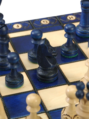 Das blaue Senator-Schachspiel