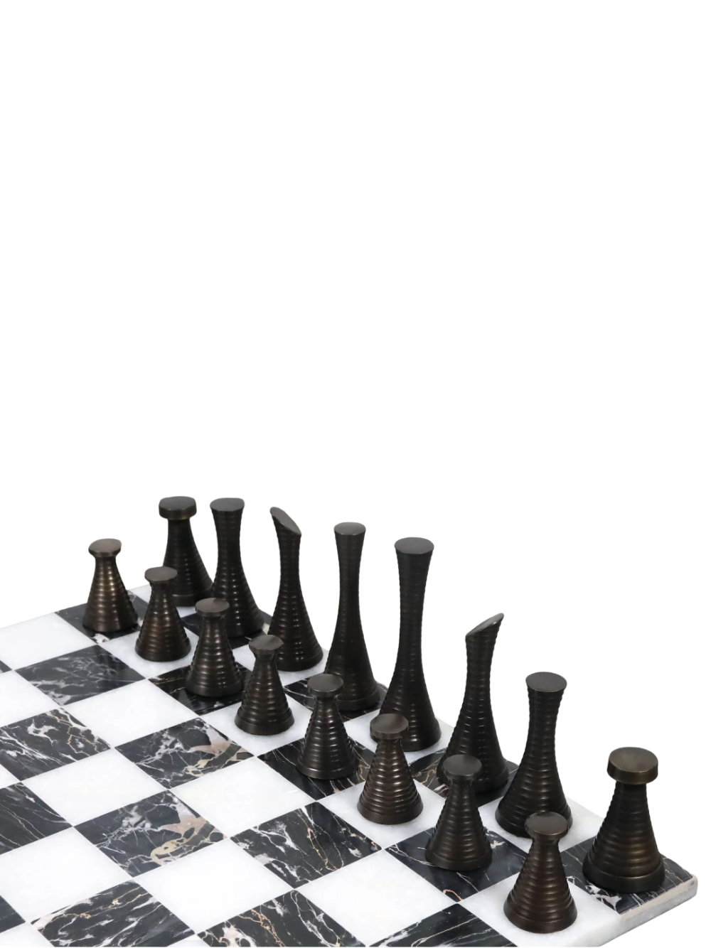 Set di scacchi Modern Tower 3,9" in ottone con scacchiera in marmo da 15"