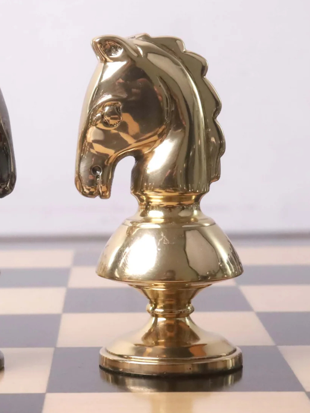 Set di Scacchi di Lusso Serie Vittoriana in Ottone 3,4" - Solo Pezzi - Oro Metallico e Grigio