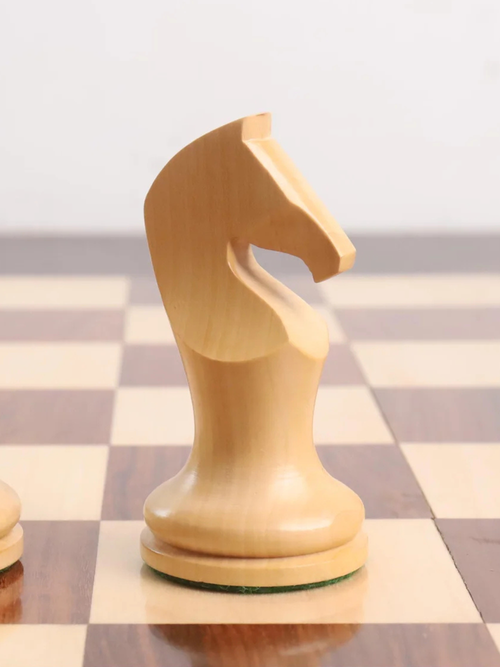 3.9" Zadar Series Modern Minimalist Chess Set - Golden Rosewood Pieces with Borderless Board & Box
