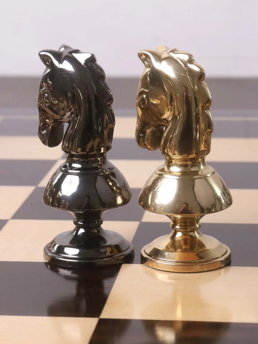 Set di Scacchi di Lusso Serie Vittoriana in Ottone 3,4" - Solo Pezzi - Oro Metallico e Grigio