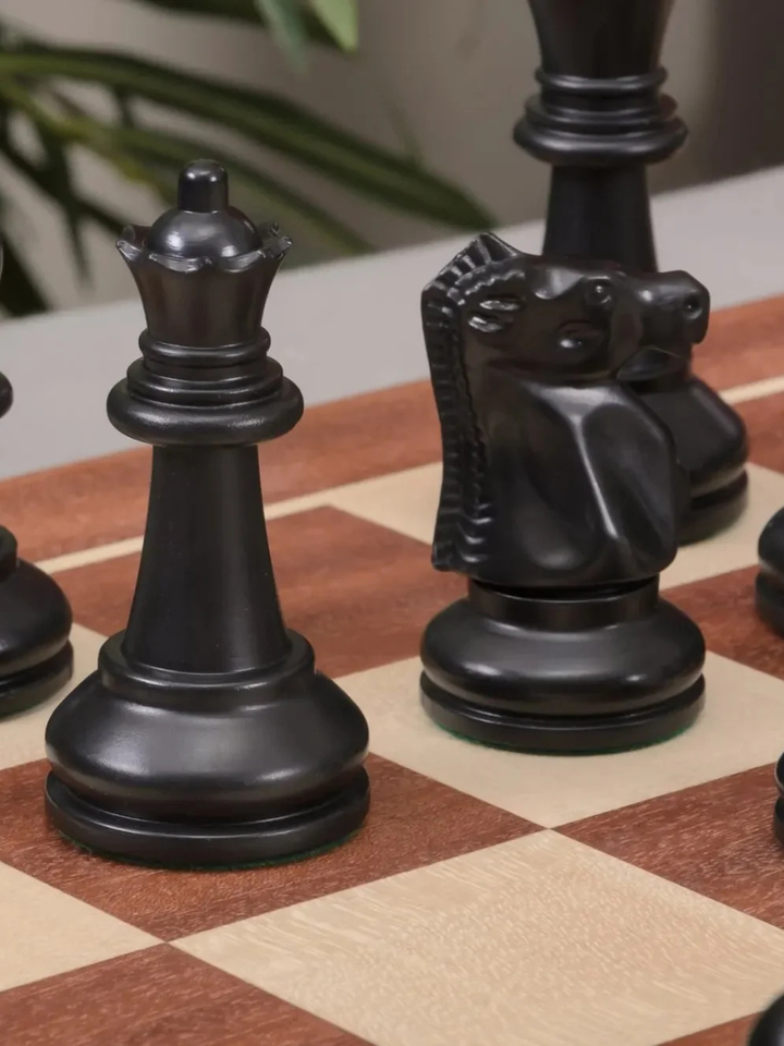 Piezas de ajedrez de plástico de la serie definitiva de torneos Bobby Fischer - Rey de 3.75"