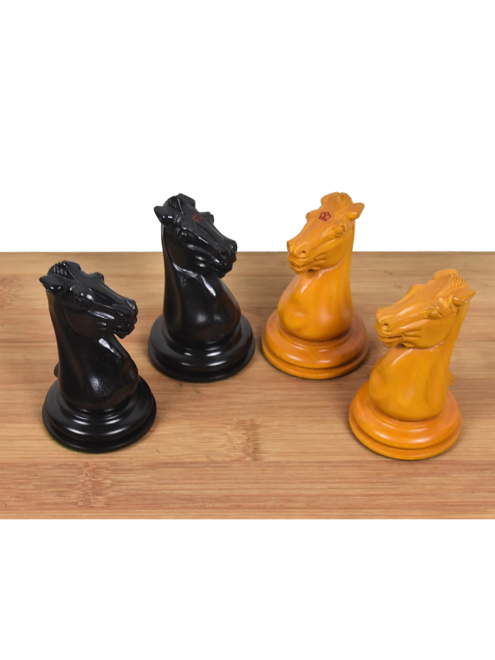 Pezzi degli scacchi Staunton Leuchars Cook 1849-50 in legno di ebano e legno di bosso anticato - 4,5"