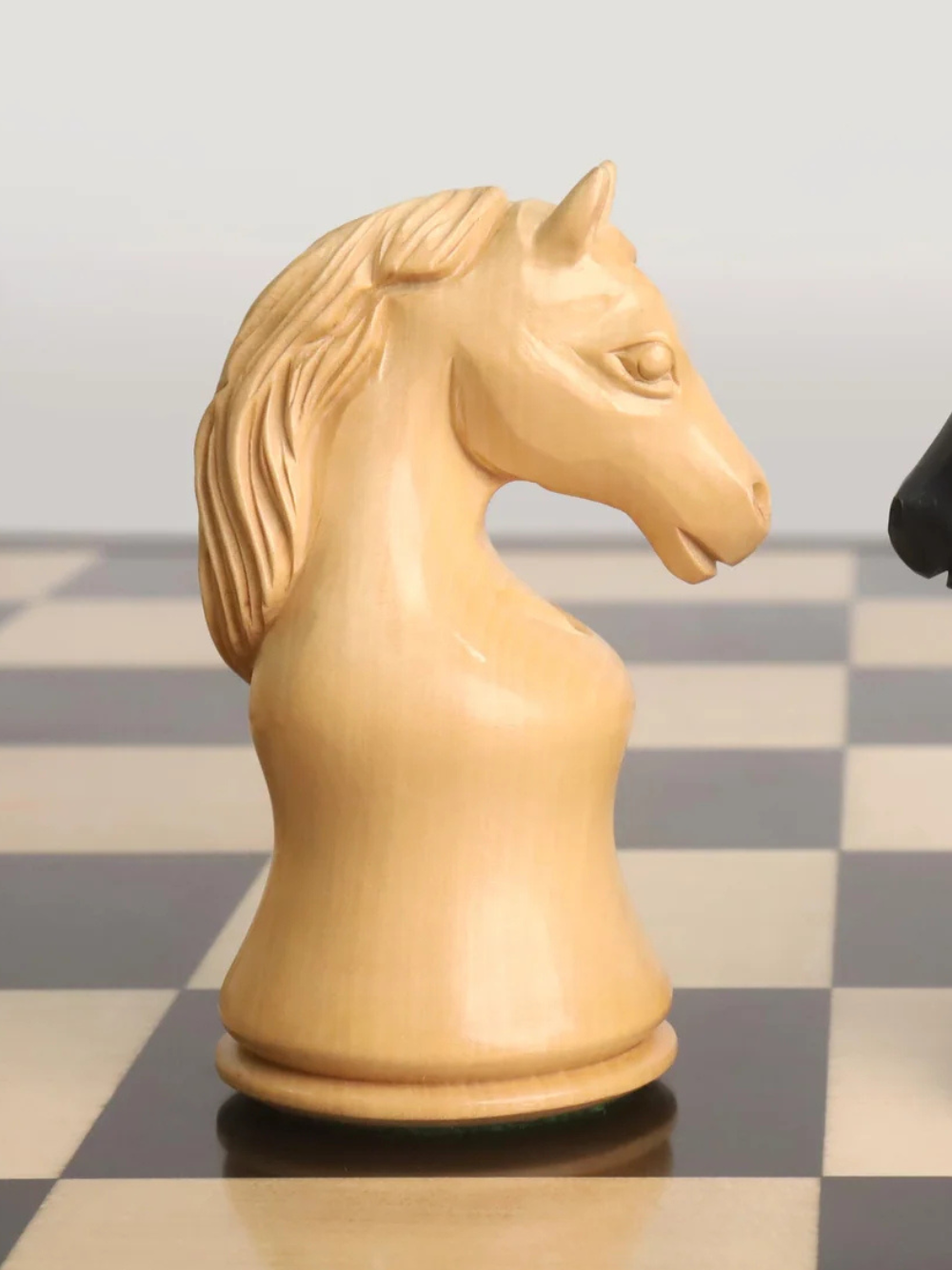 Pièces d'échecs reproduites en bois d'ébène de la Coupe Piatigorsky – Roi 5″