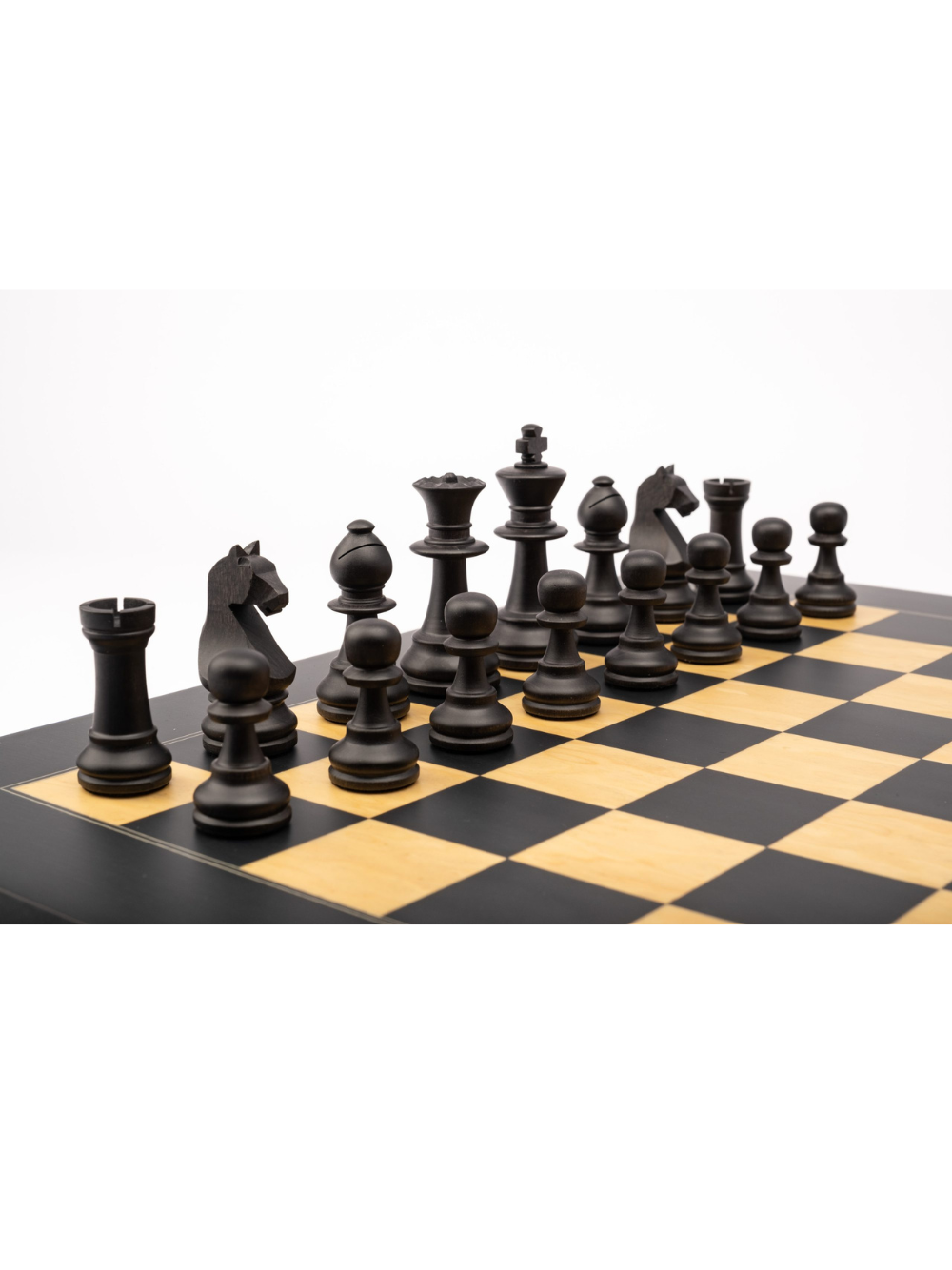 Staunton Europe nº6 chess set weighted MATTE pieces with BLACK board