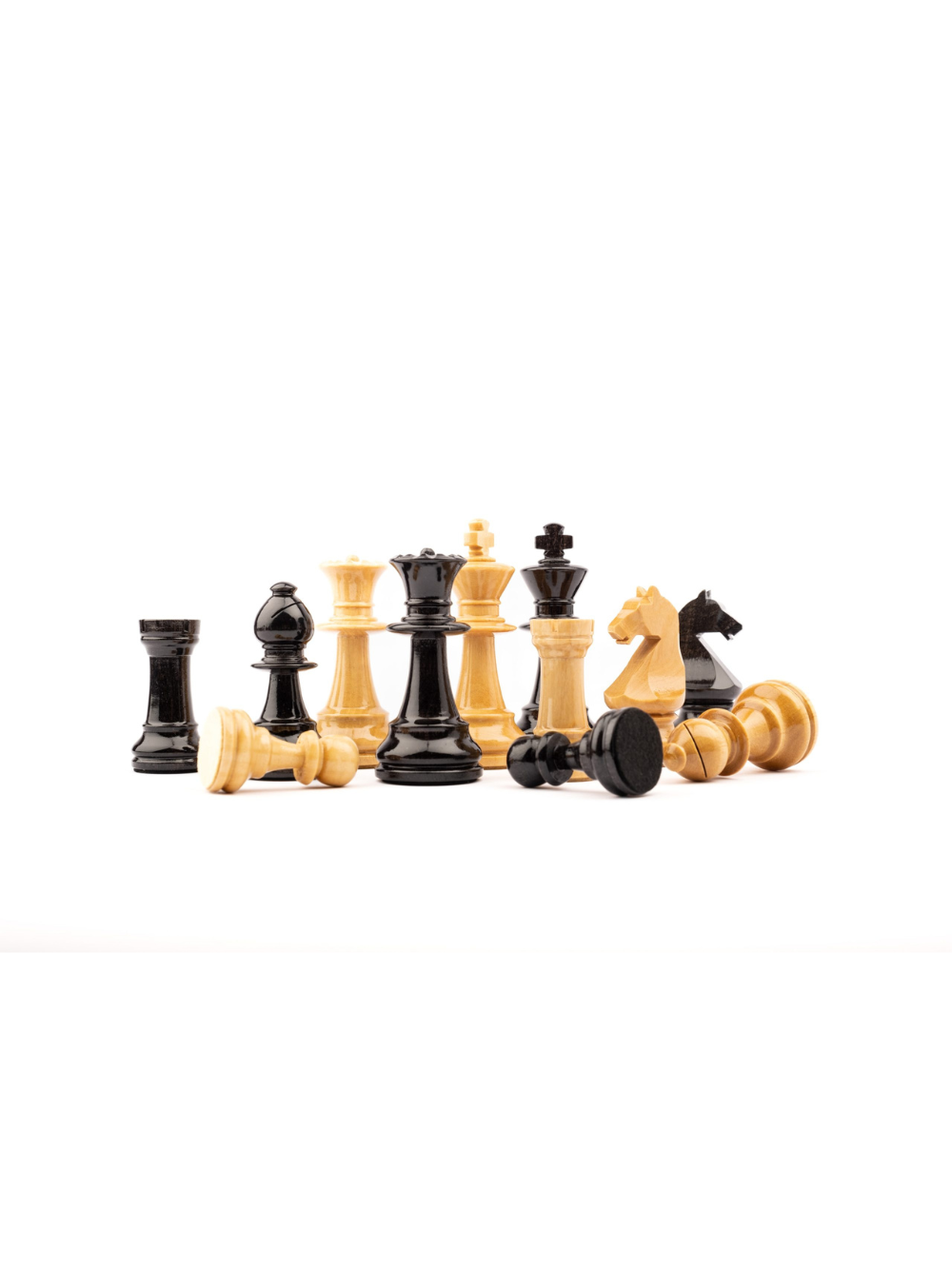 Staunton Europe chess set weighted pieces with GLOSSY finish with ‘The Queens Gambit’ board