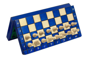 Jeu d'échecs en bois bleu