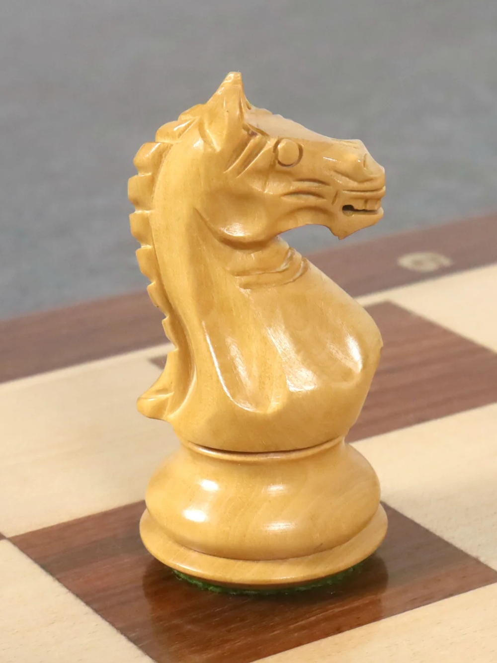 Queens Gambit Staunton Chess Set in Golden Rosewood with Board and Box