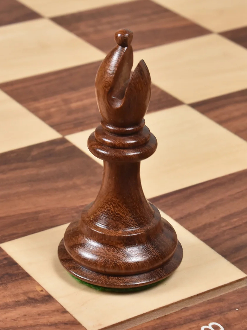 4" Fierce Knight Staunton Chess Pieces - Golden Rosewood & Boxwood