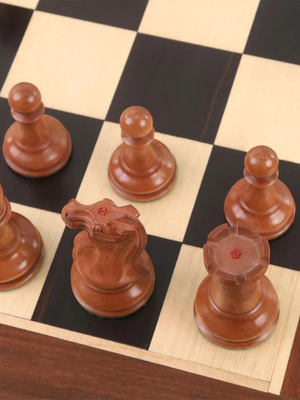 Jeu d'échecs Staunton type Cooke de 1849 - Pièces en bois d'ébène et buis vieilli, avec échiquier et coffret