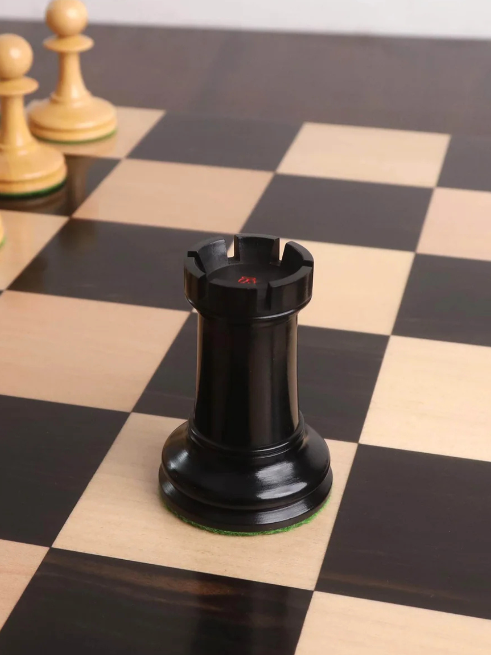 Piezas de ajedrez de lujo reproducidas del siglo XIX B and Co en madera de ébano y boj - Rey de 4.2"