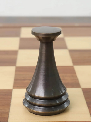 Pièces d'échecs de luxe en métal argenté de Zagreb (taille King : 11,2 cm)