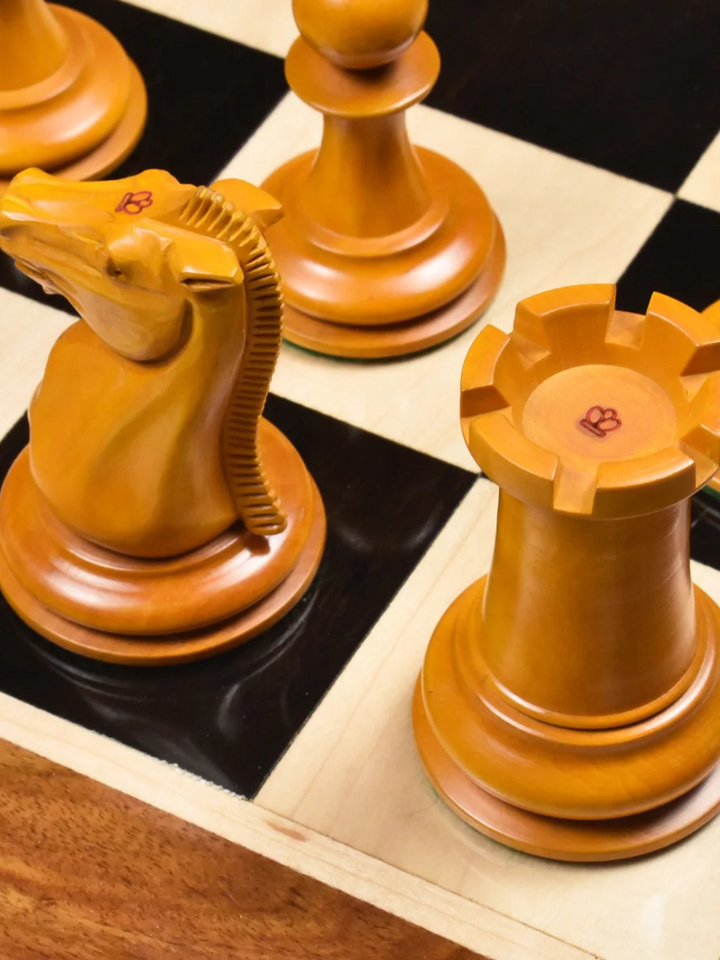 Pezzi degli scacchi Staunton Leuchars Cook 1849-50 in legno di ebano e legno di bosso anticato - 4,5"