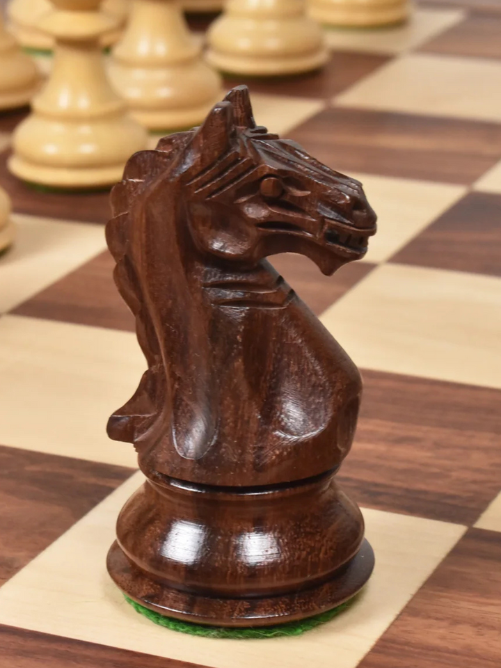 Pezzi di Scacchi Staunton Cavaliere Fiero in Palissandro Dorato e Legno di Bosso - Re 4"
