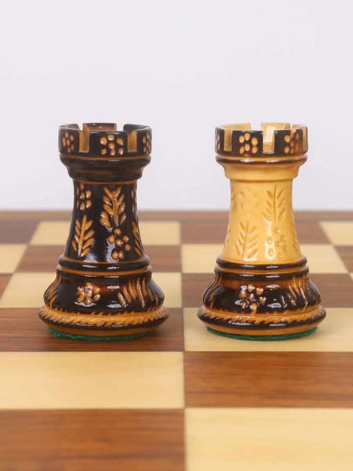 Set di Scacchi di Lusso con Cassetti in Velluto e Pezzi con Finitura Lucida