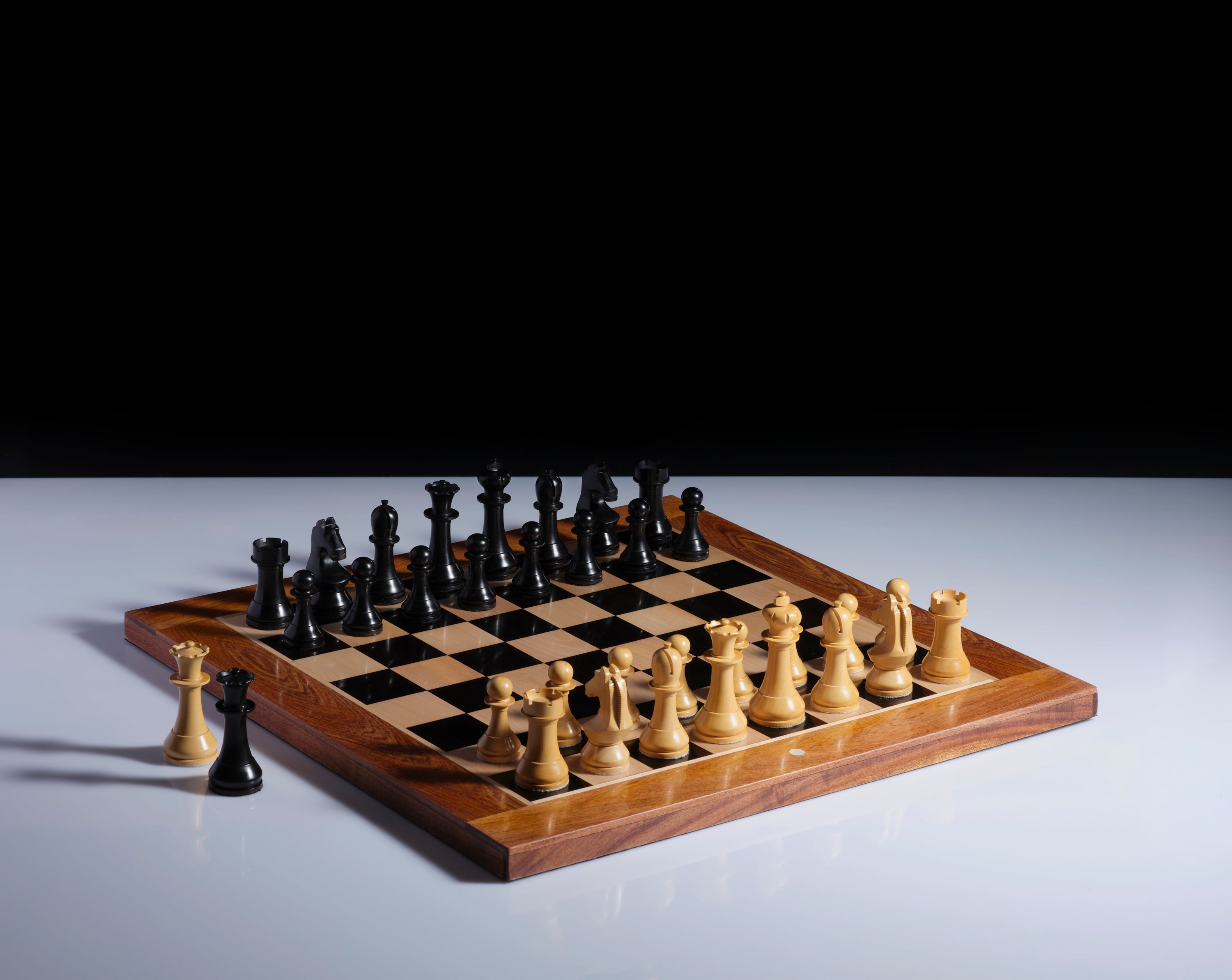 Official World Chess Premium Set