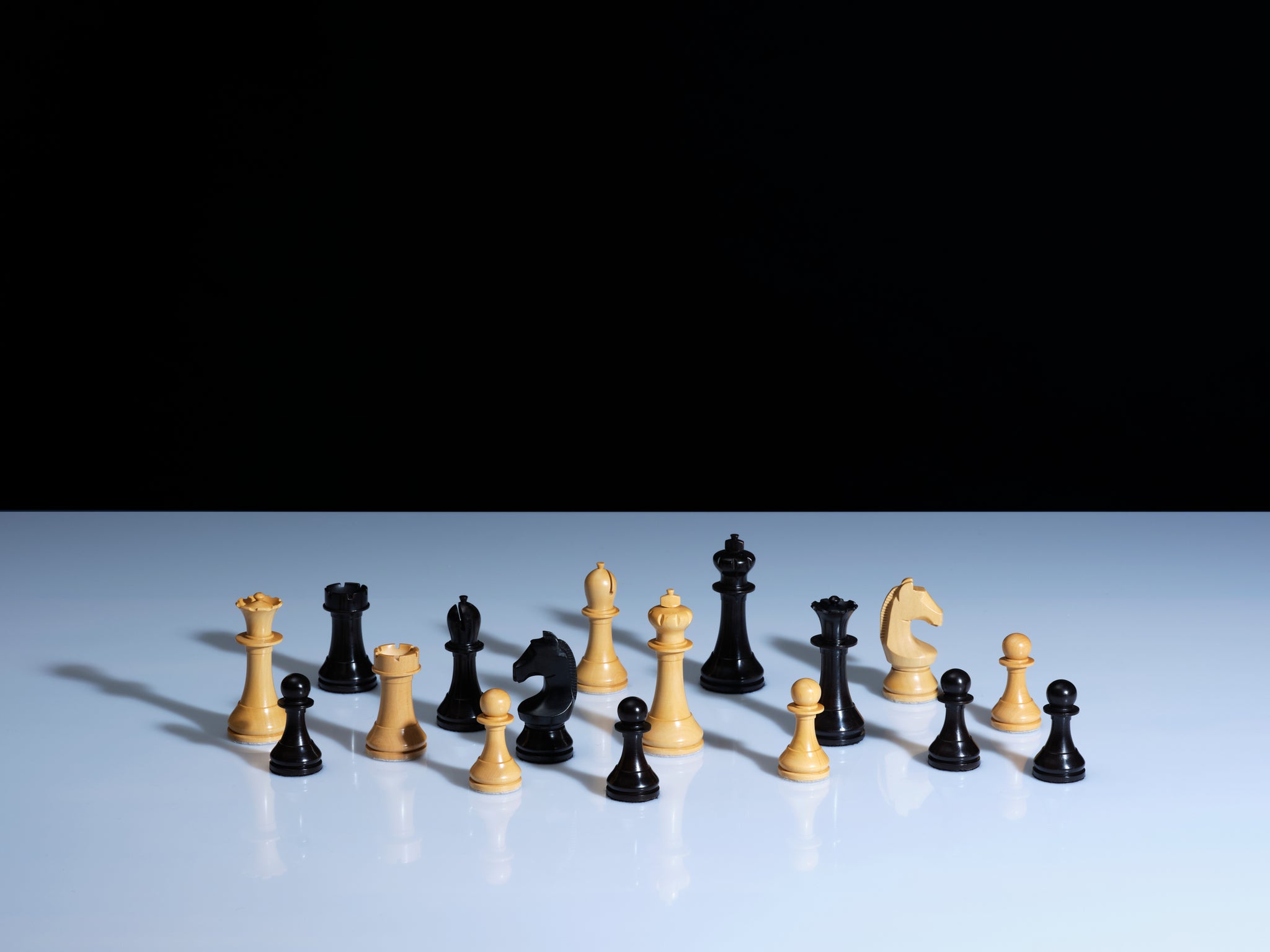 Official World Chess Studio Pieces