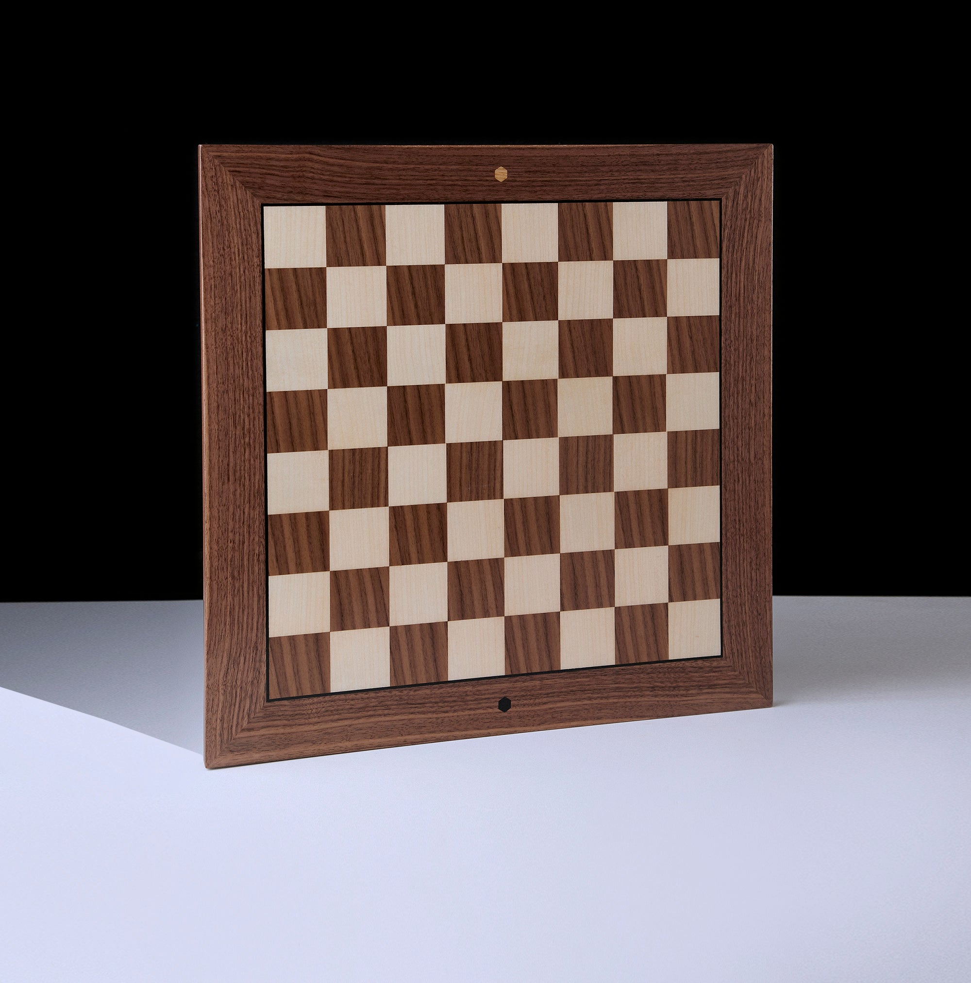 Jeu d'échecs du monde (édition maison en noyer)